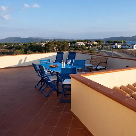 Attico Fronte Mare Feriehus Posada (Sardinia)